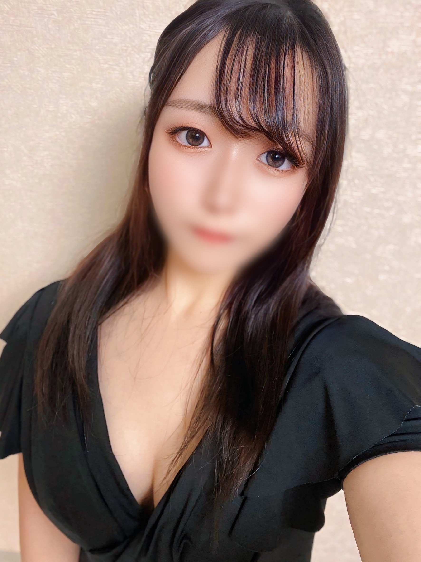 新人　めな